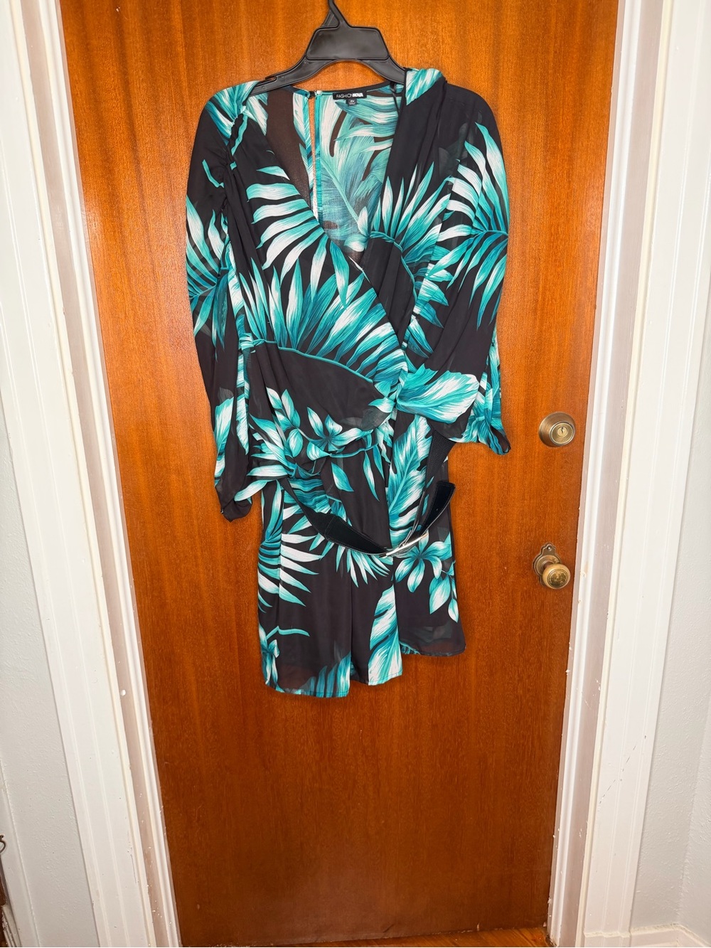 Fashion Nova Black & Teal Tropical Print Women’s Shorts Romper